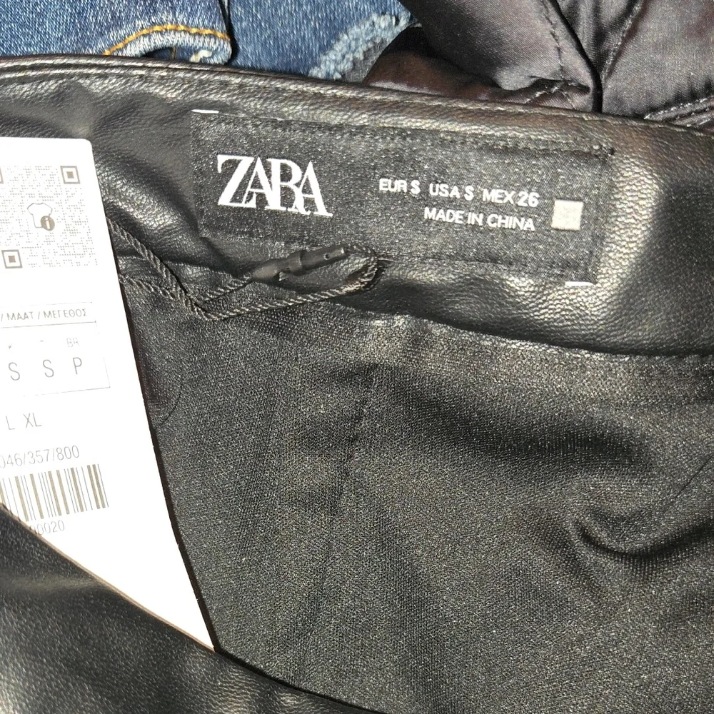 Zara Elegant Black Floral Pencil Skirt - Picture 3 of 5